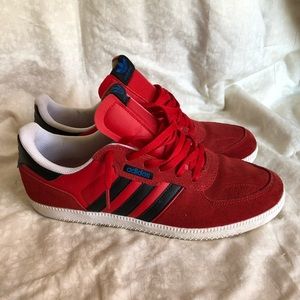 Men’s Adidas Tennis Shoe
